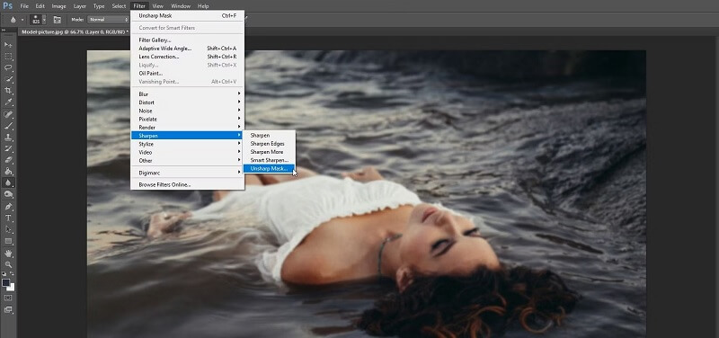 Keluarkan Blur Photoshop